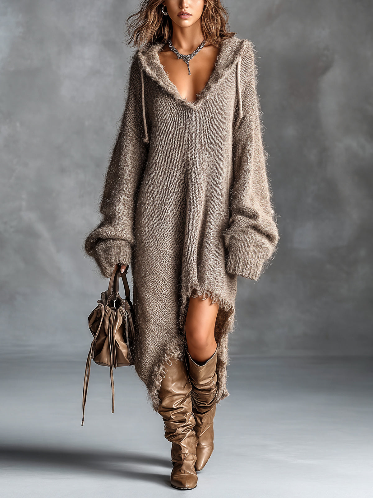 Bianca | Abito midi in maglia morbida con cappuccio