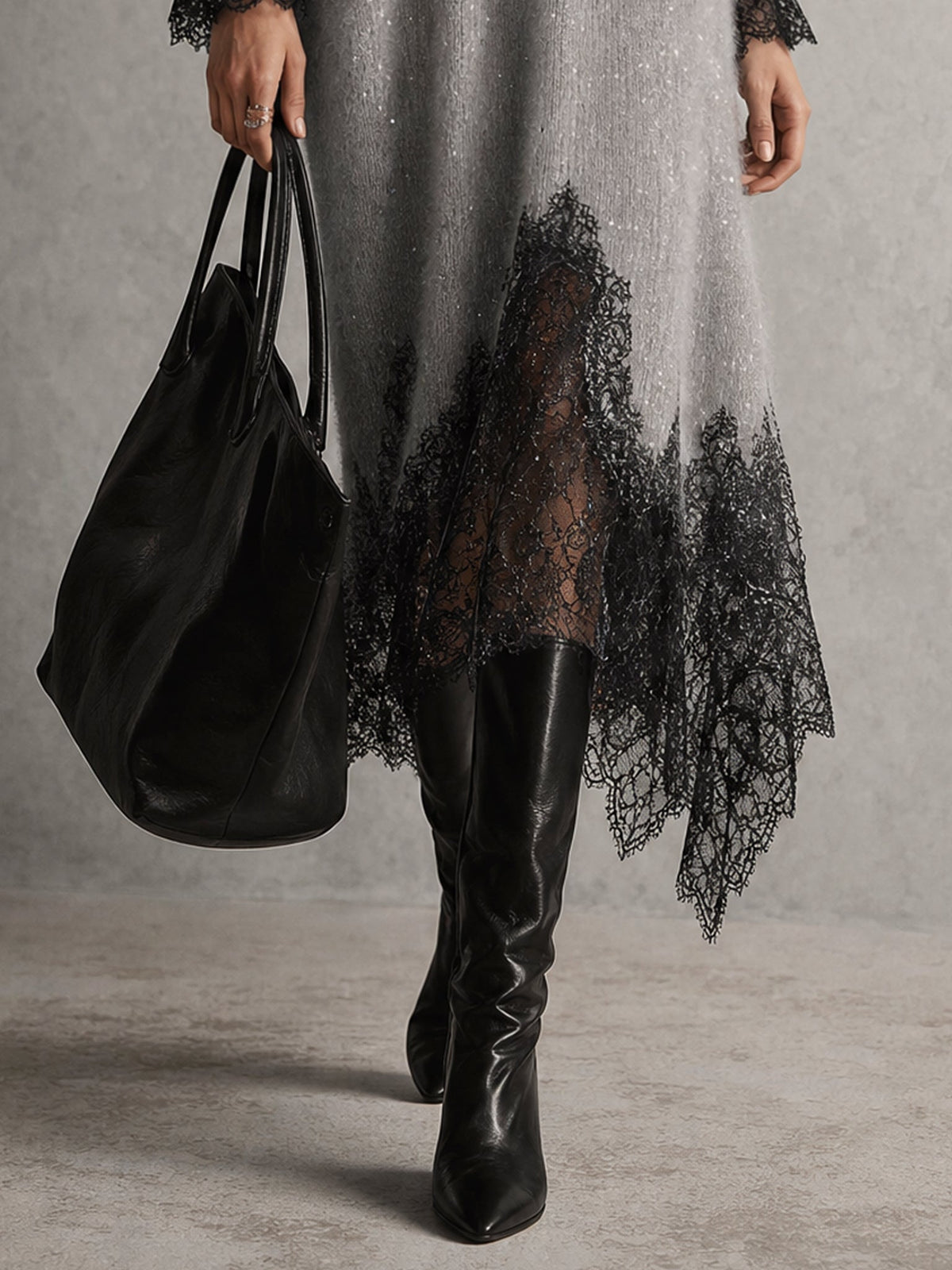 Sofia | Abito midi grigio in maglia con bordo in pizzo