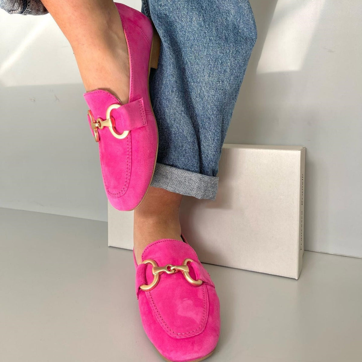 Mocassini Rosa con Dettaglio Dorato