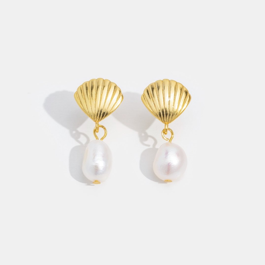 Orecchini in Perla d'Acqua Dolce e Conchiglia d'Oro