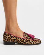 Mocassino Fiamma — Leopardo con Bordi e Nappine Fucsia