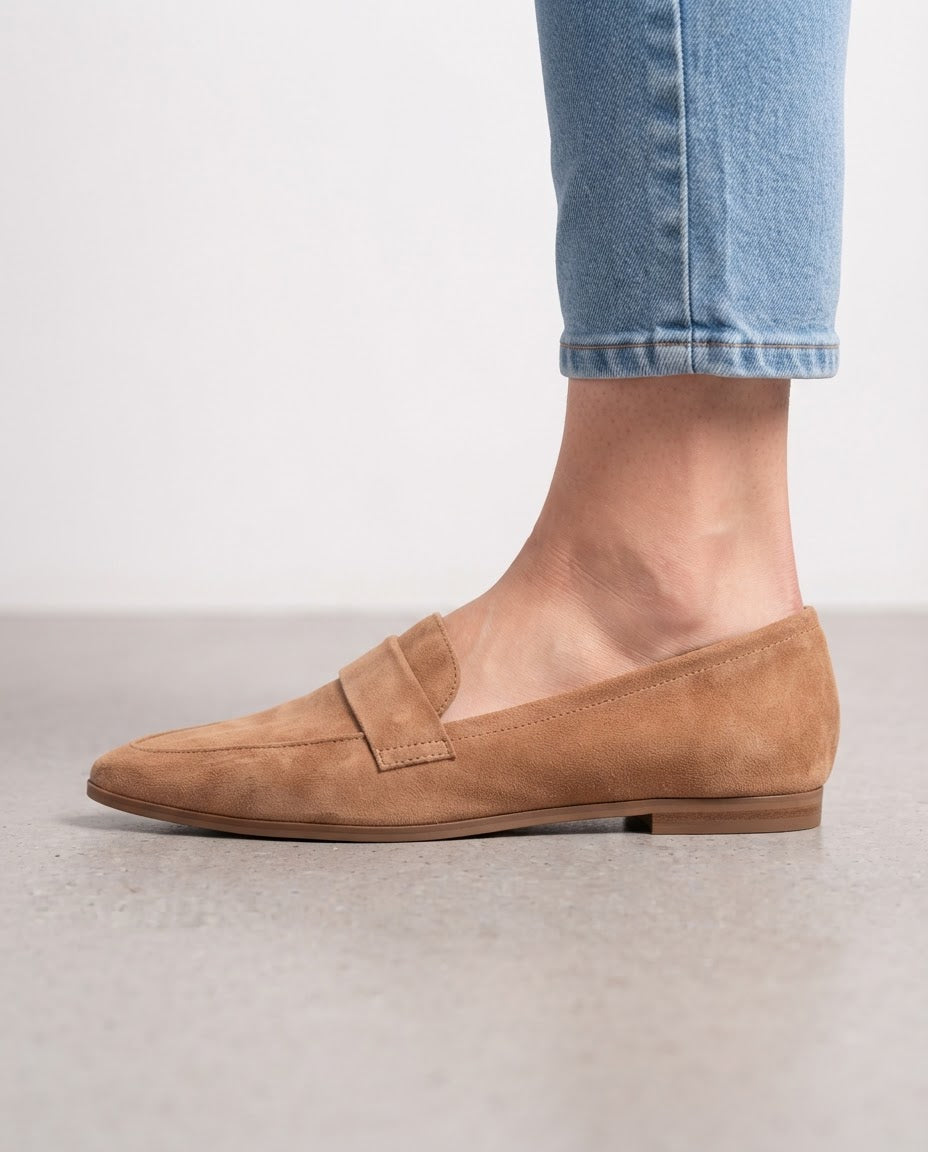 Mocassino a Punta con Fascia sul Collo del Piede